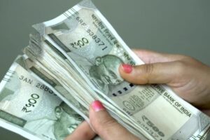 1723947794_1716373270_1712385812_500-rupees-42-2024-03-7fbc253023-money-currency-cash-2024-03-ea3276c5574b6d68e00070c77e2232f8-3x2-1