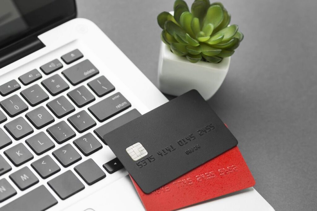 Business-vs-personal-credit-card-2025-07-c829325efc4633b665d903819dd156ad-3x2-1