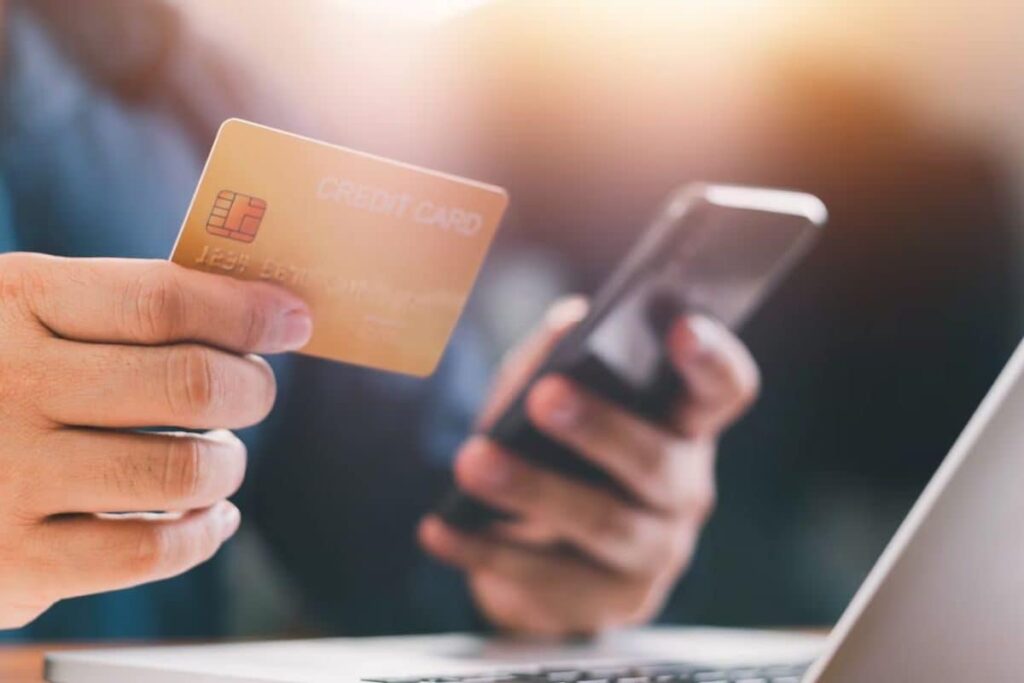HDFC-Credit-card-1-2025-06-dd9d3111f0e4f4ab5a098e9889622db7-3x2-1