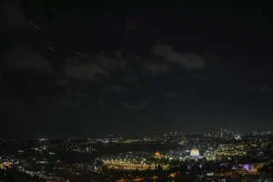 Iran-Attacks-isreal-PTI-war-edi