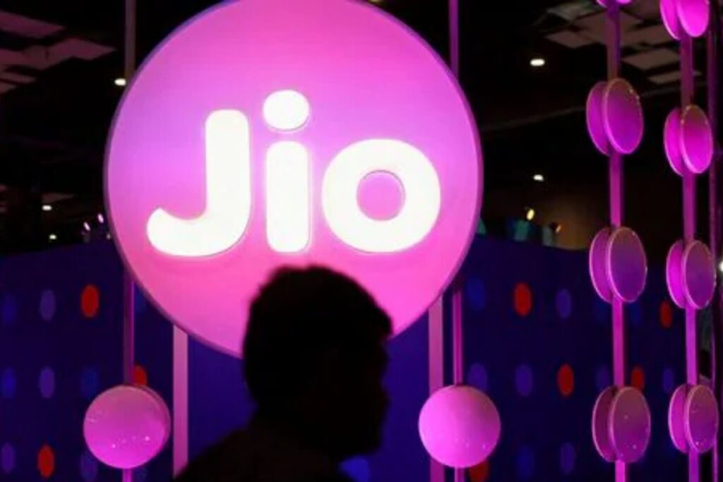 Jio-Hotstar-2-2025-07-cfc95382546c7475157c392dc012f0b1-3x2-1