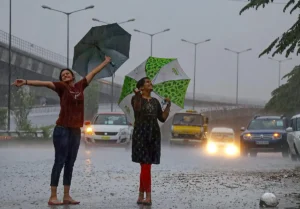 rains_weather_rain_women