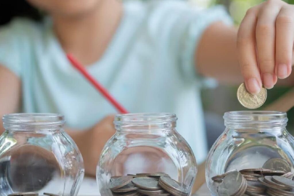 savings-account-2025-07-9b8c800056beb97b65ea763c70e87bbf-3x2-1