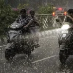 Rain-night-scooter-edi