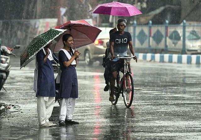 School-girl-in-rain-edi