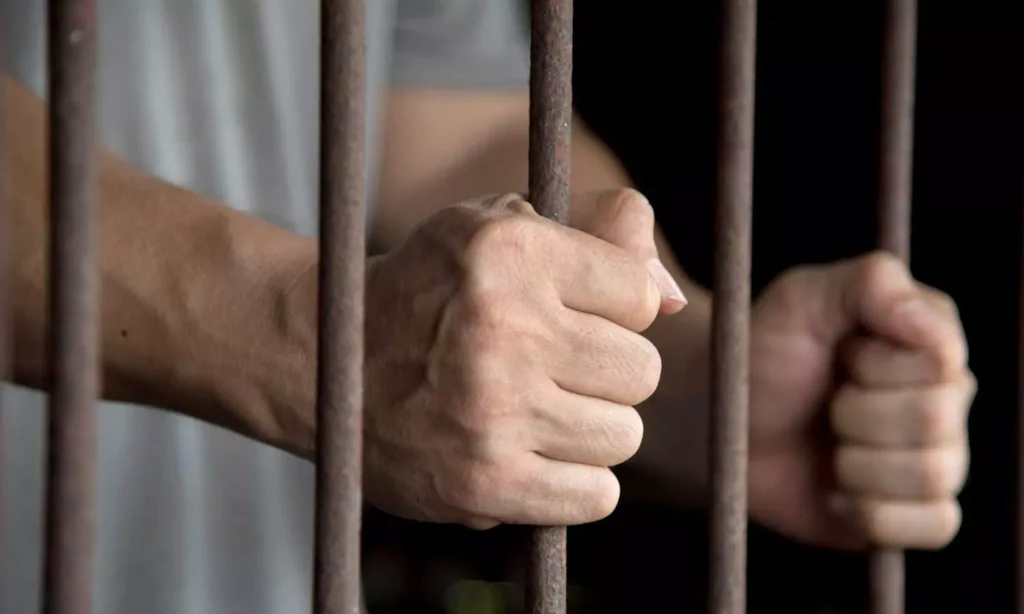 18487217-prison0001