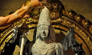 18753653-muruga5