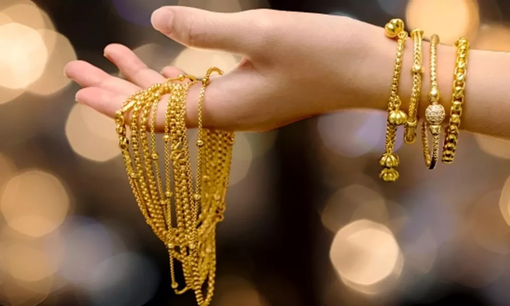 18997142-gold