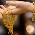18997142-gold