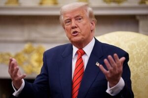 Donald-trump-hands-DNS-ed