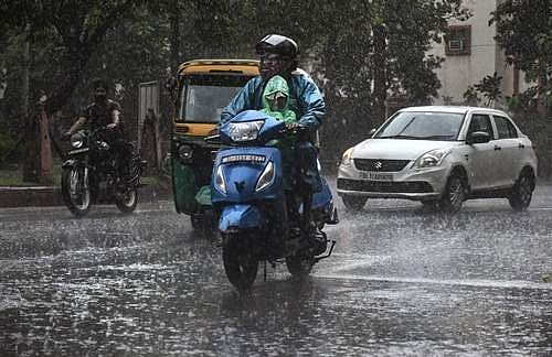 Rain_weather_bike_road_edi