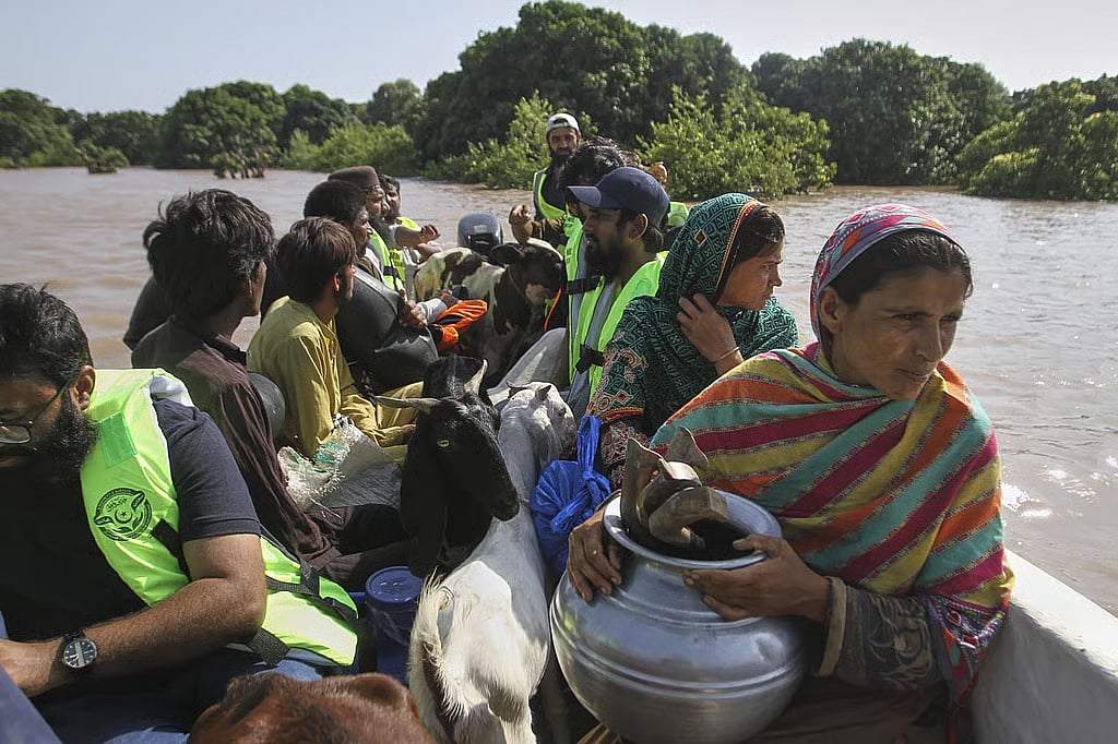 newindianexpress2025-09-083cbfqujfPak-floods-1