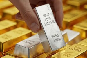 1759892173_gold-silver-5-2025-10-687bae4e5d212a55190832032e75af45-3x2-1