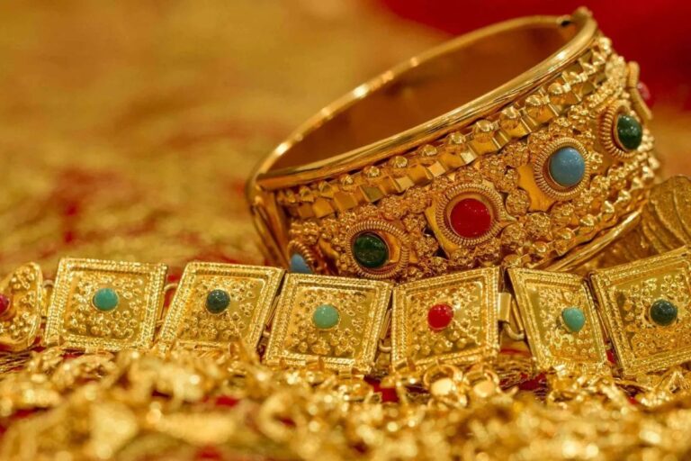 1760511065_1758243467_GOLD-17-2025-09-b01e13d995f44a593849c70e8a0fd711-3x2-1