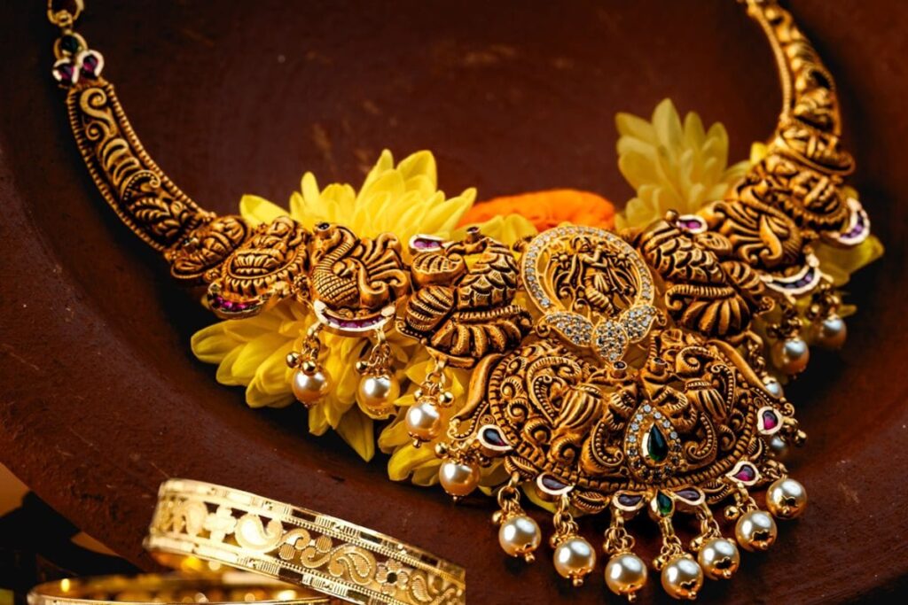 GOLD-60-2025-11-ae74e3e924688fe4e2056ead01214666-3x2-1