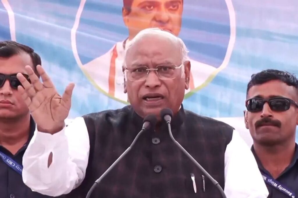 Mallikarjun-Kharge-1-2025-11-c1de14cffa3159ed00818e2fb52e61ea-3x2-1