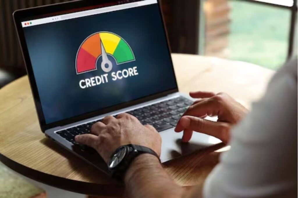 credit-score-2025-08-9839f58632e2126875830d5a395a1566-3x2-1