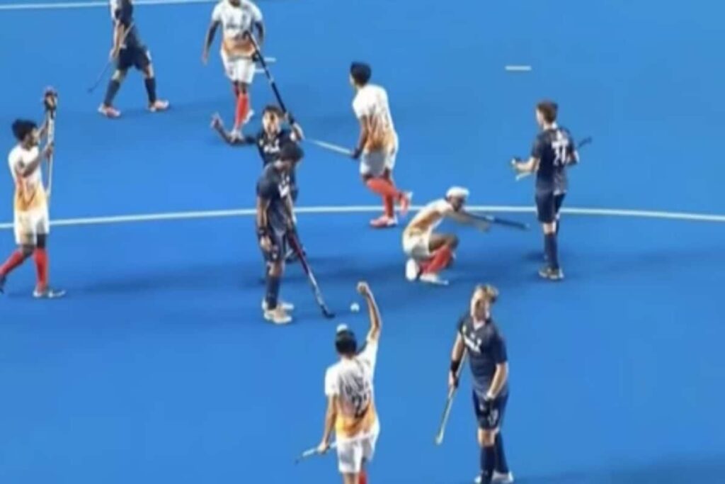 hockey-2025-12-633d3f808c0f219e47981ab34b141543-3x2-1