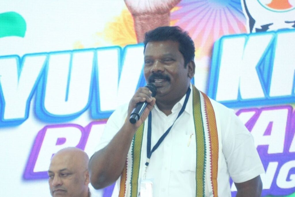 selvaperunthagai-2-2025-11-0b09c2aea4db8c4f67293f9bb98beef5-3x2-1