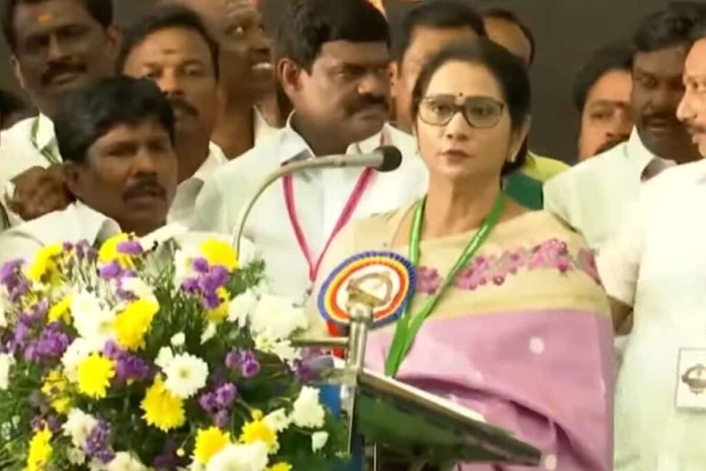 sreegandhi-2025-12-dae9d6a1d9906cb08d5b653fffa19abe-3x2-1