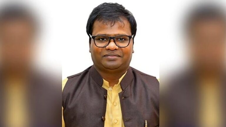 thenewsminute2025-12-08d7hb2d59laxmankumarNationalSanskritunicollage