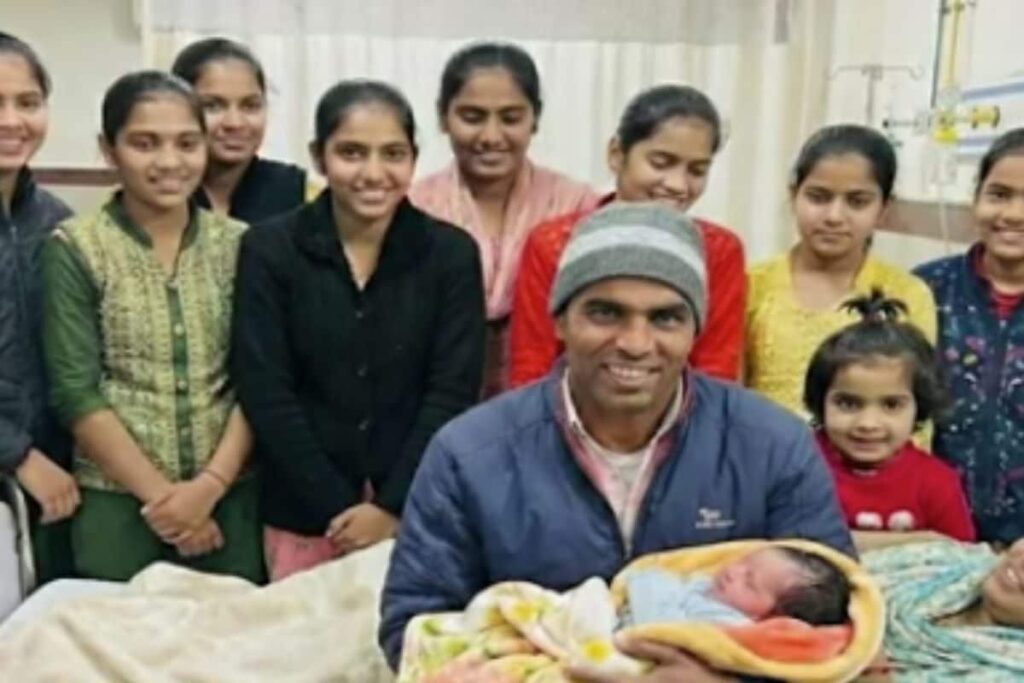 CHILD-5-2026-01-f98e53869f718a7ff36ca0e9a1c79ba2-3x2-1