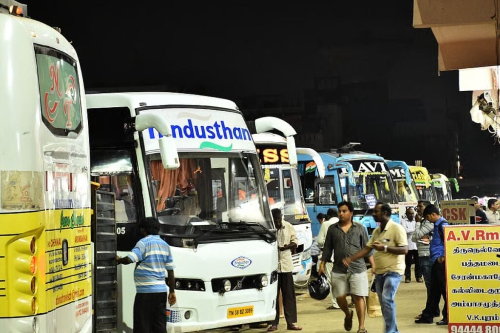 omni-bus-2025-08-6839ac262cd3595788282585582f8765-3x2-1