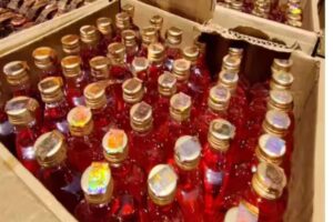 HYP_5756911_sarakkubottle1_6-3x2-1