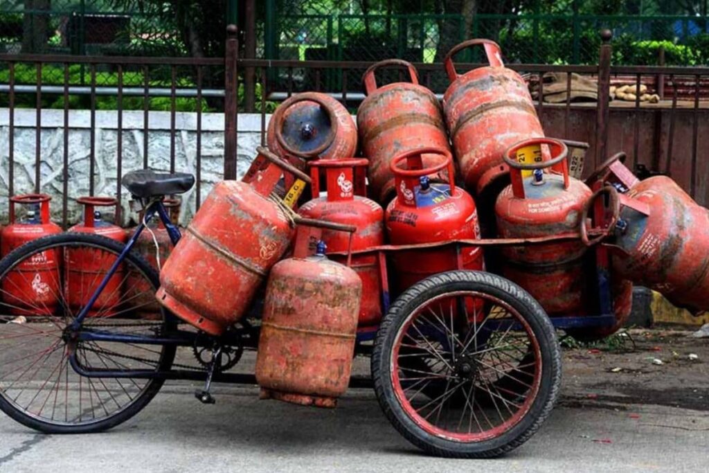 1772253677_1764810977_LPG-Cylinders-1-2024-04-227b2987a6c8f0d10fe704a58893ada9-1200x800-1