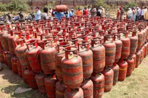 1773974599_IndianOil-Assures-LPG-Supply-Is-Safe-Urges-Consumers-to-Avoid-Panic-Gas-Cylinder-Bookings-1-2026-03-ec2fd1b5db2af45dcbf0054c30a215f3-1200x800-1