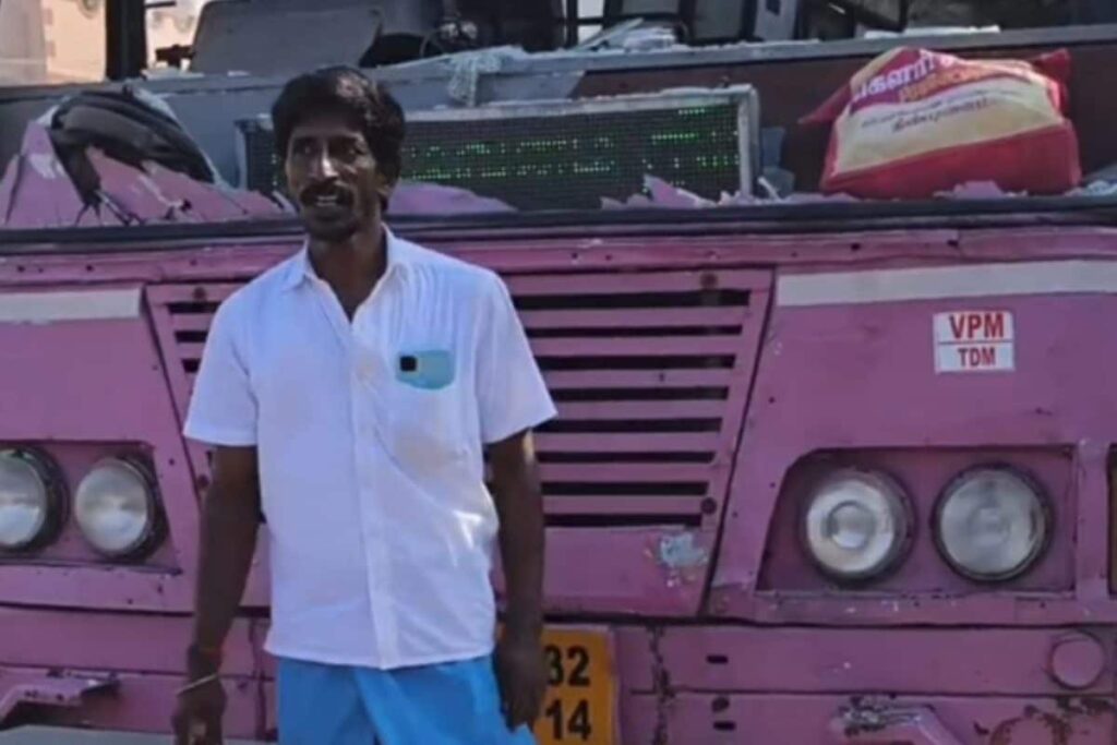 Bus-looting-1-2026-03-89935573e77121f8e71d2ae3d685847f-1200x800-1