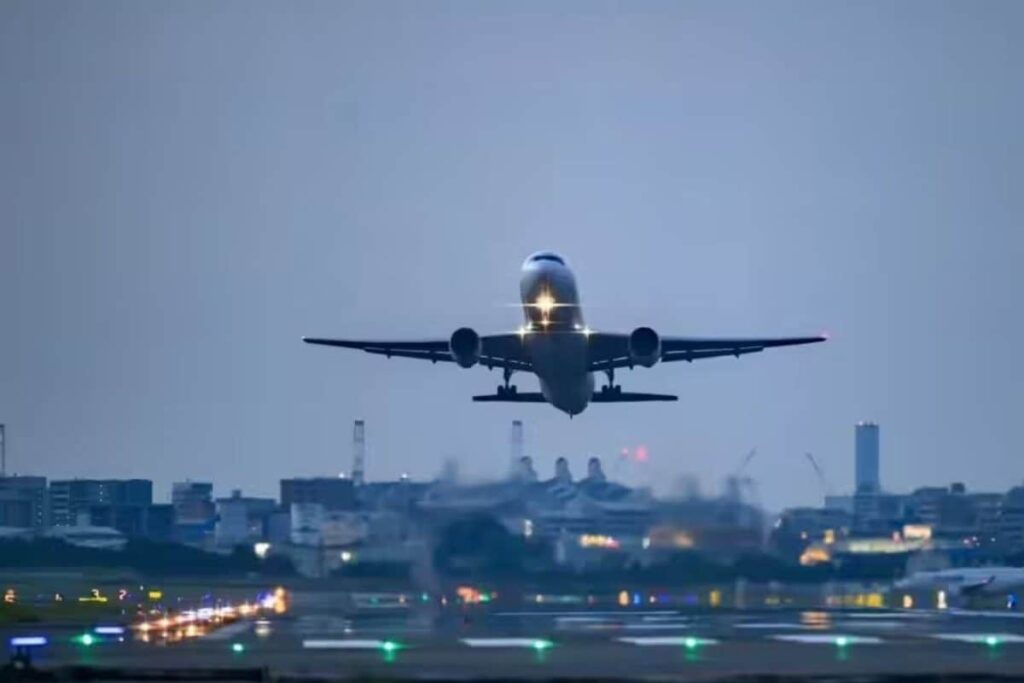 flight-2026-04-1e84b72e3e5da31ef7a5972ab52023af-1200x800-1