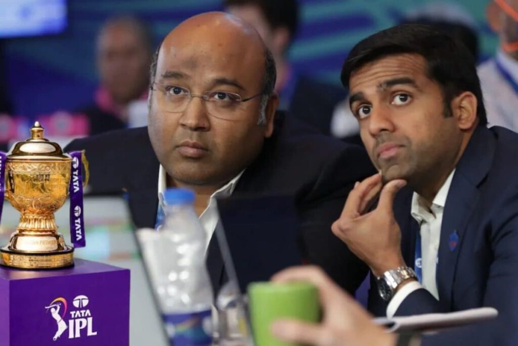 ipl-trophy-2026-04-e6285e101df30d1f54ca5eef956b0c30-1200x800-1