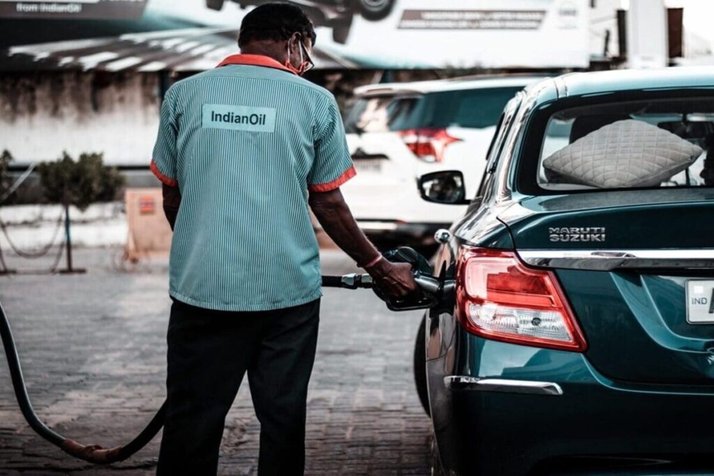 1781406042_1-Petrol-Pump-Scam-Alleged-Car-Owner-Claims-52-Litres-Filled-in-45-Litre-Tank-1-Copy-2026-06-096a9e246c78c8a52210e6b5083db6c6-1200x800-1