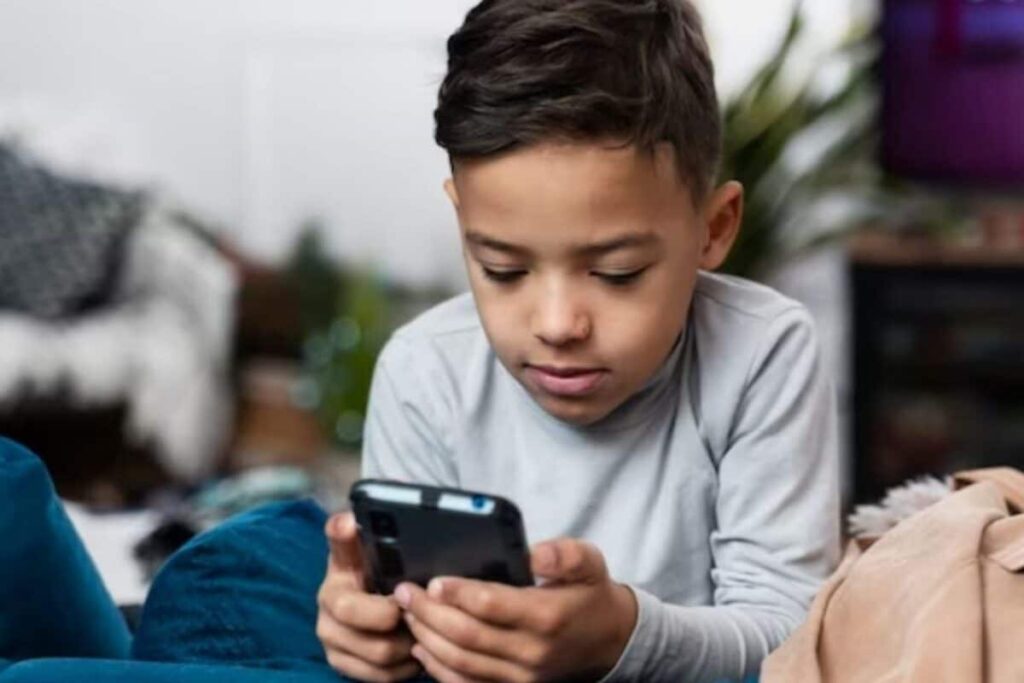 child-phone-2026-06-28dea5aaef117f42556fe7d9951f1d92-1200x800-1