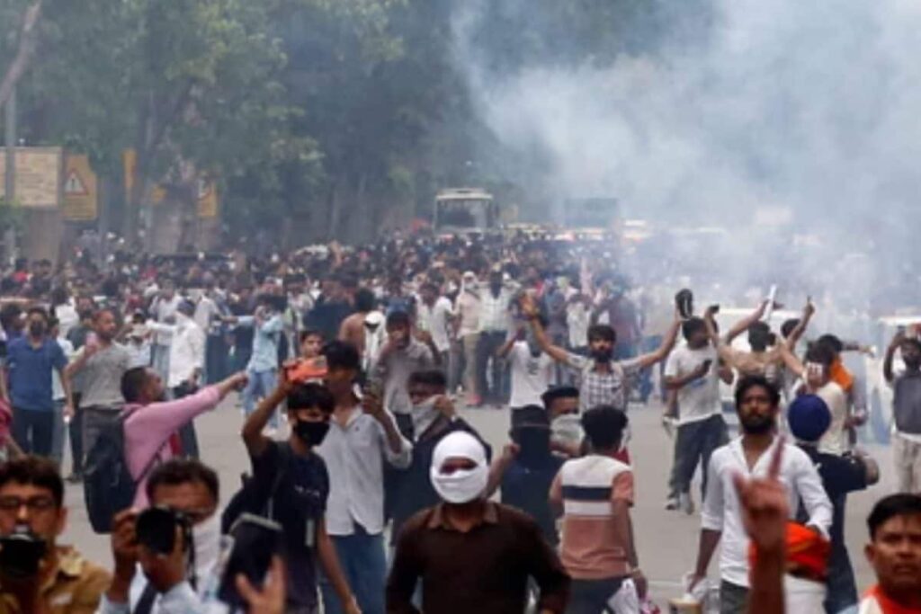 delhi-protest-2026-07-8d9f783321eb9d0cce57437d1fe27fd3-1200x800-1