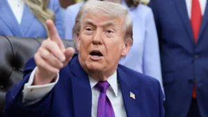 trump69-48521784083261