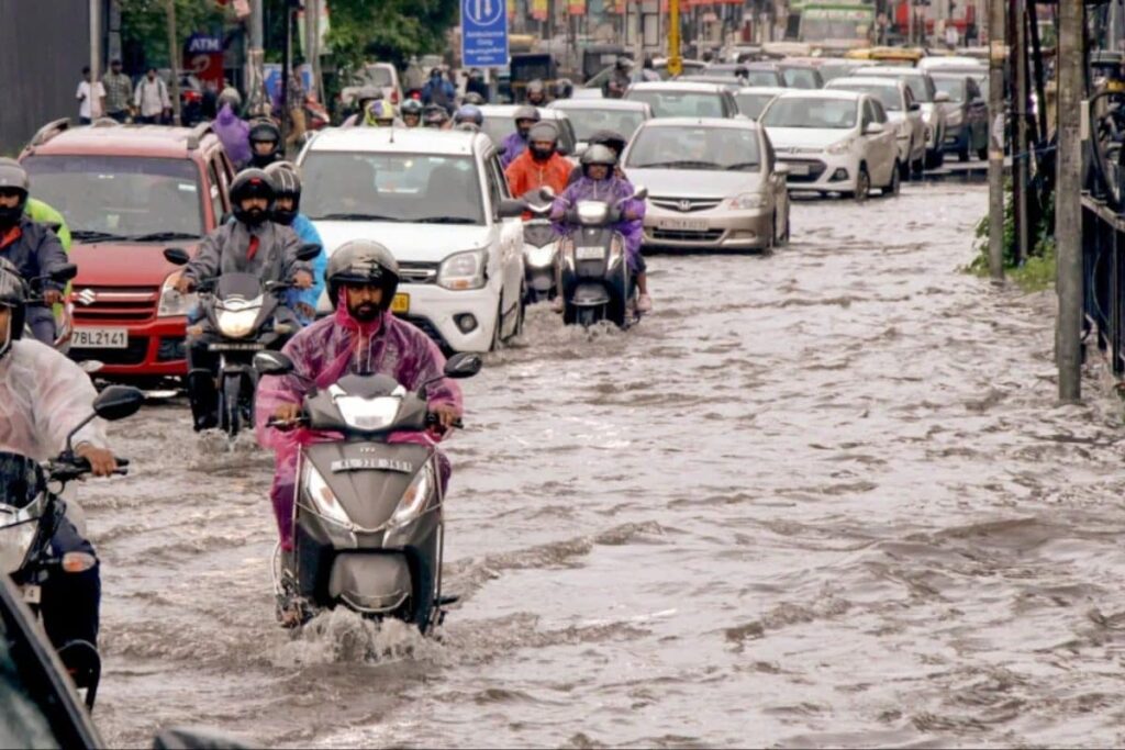kerala-heavy-rain-2026-08-578bb92ce3d7c8b2a9daf0deaae22495-1200x800-1