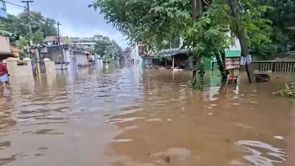 pamba-river-overflows-in-pathanamthitta-66831785591604