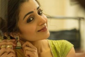 trisha-actress-dp-5-2026-08-9fcee0abf8640f4623db00ea173eb022-1200x800-1