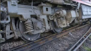 derailstrainengine-16281792635453