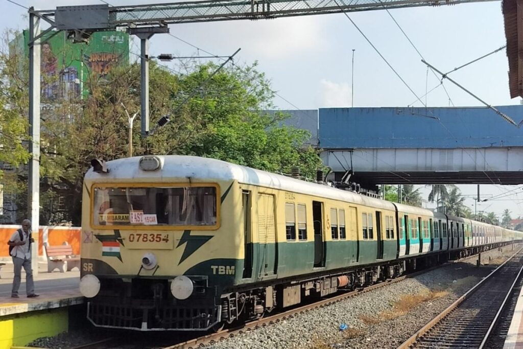 electric-train-2026-10-a17dc121f3af1dce947c33f03479752c-1200x800-1