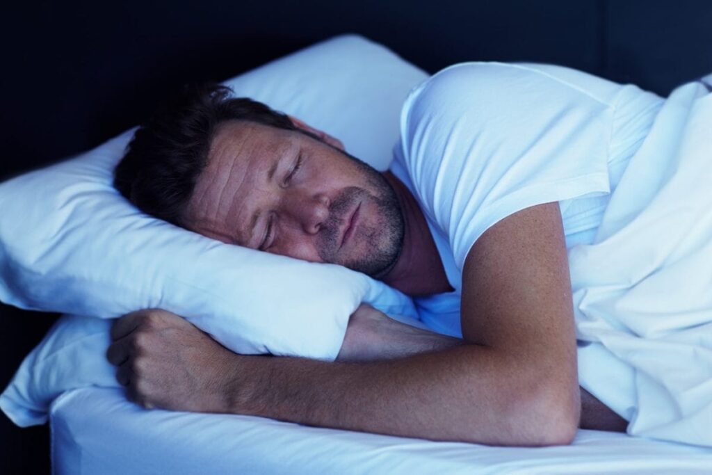 sleeping-position-1-2026-10-8b8dd1953708d9b08705ad7b162129d8-1200x800-1